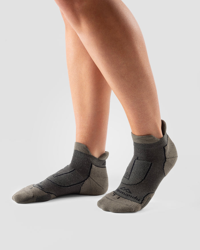 a0490_olh_nuyarn_ergonomic_trail_socks_green_b_1754350145000