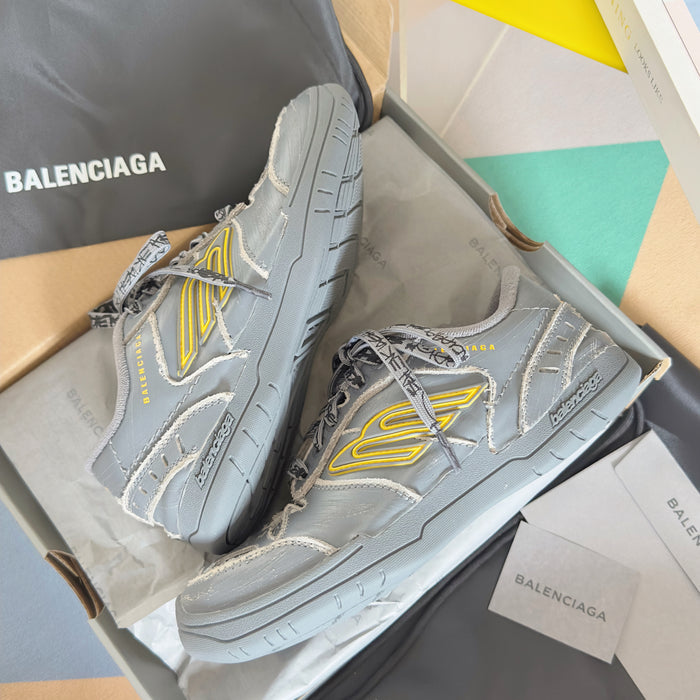 Balenciaga Hamptons Worn-Out Grey Yellow