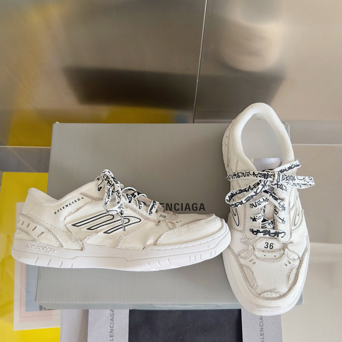 Balenciaga Hamptons Worn-Out White