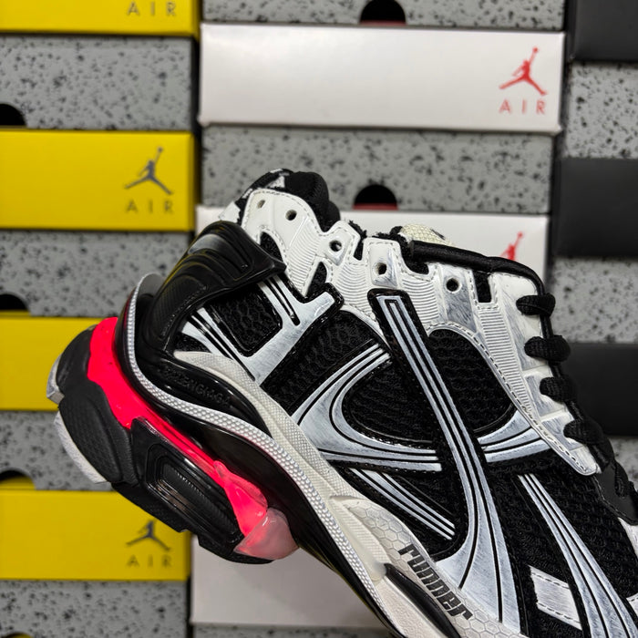 Balenciaga Runner Led 7.5 Black White