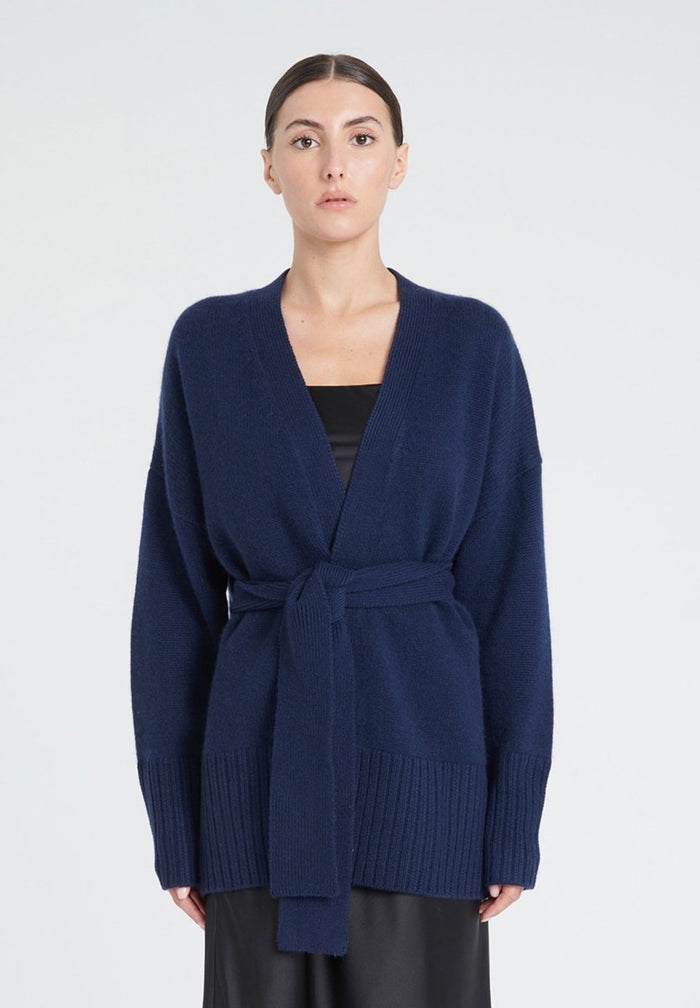 ZAYA 8 Cardigan ceinturé en cachemire 8 fils bleu marine