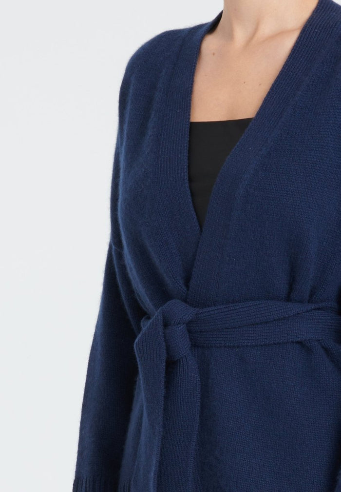 ZAYA 8 Cardigan ceinturé en cachemire 8 fils bleu marine