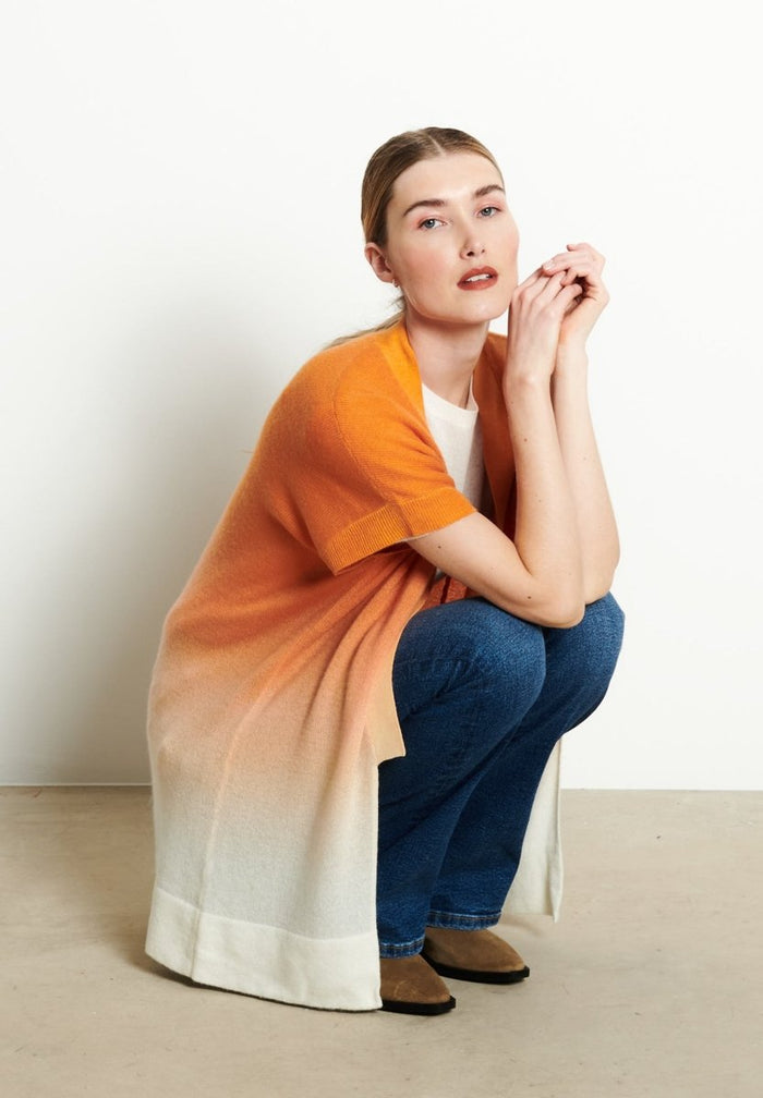 AVA 11 Kimono en cachemire tie & dye blanc écru imprimé orange