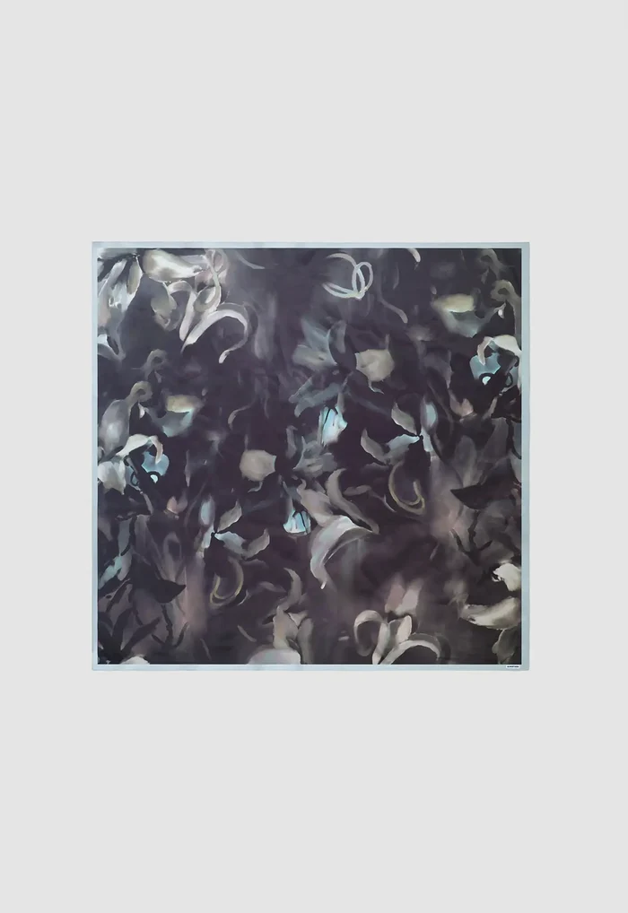 Lilies Scarf