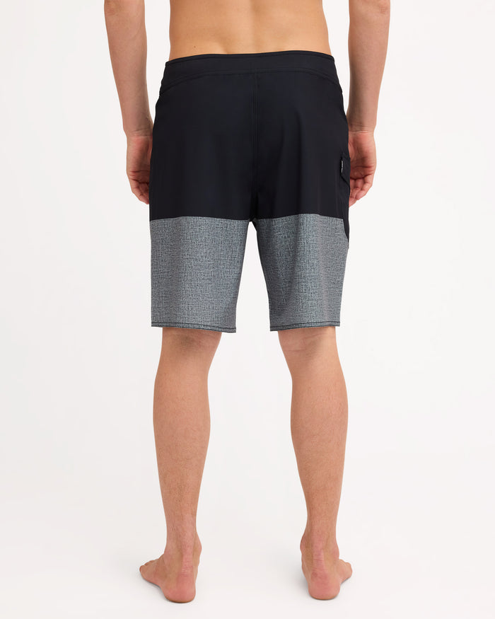 ucybs03011_volcom_blc_bck1