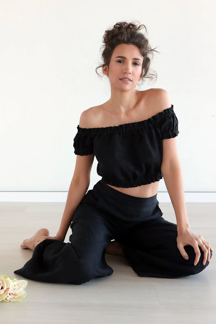 OFF-THE-SHOULDER CROP TOP CALLA IN BLACK