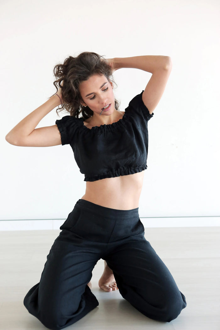 OFF-THE-SHOULDER CROP TOP CALLA IN BLACK