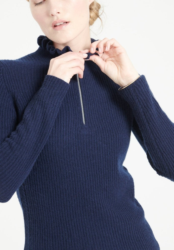 MIA 4 Pull col falbala zippé en cachemire à mailles côtelées bleu marine