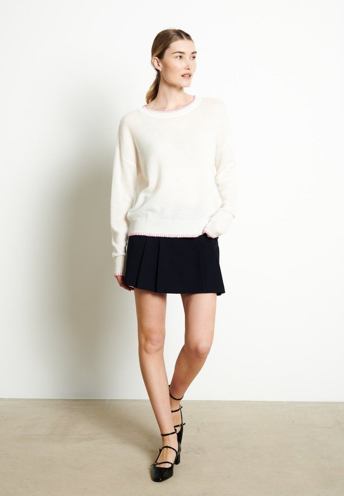 RIA 15 Pull col rond oversize avec couture apparente en cachemire blanc écru
