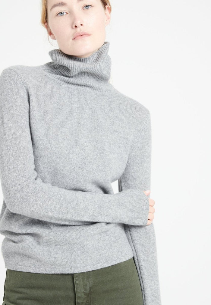 LILLY 19 Pull col roulé en cachemire 4 fils gris clair