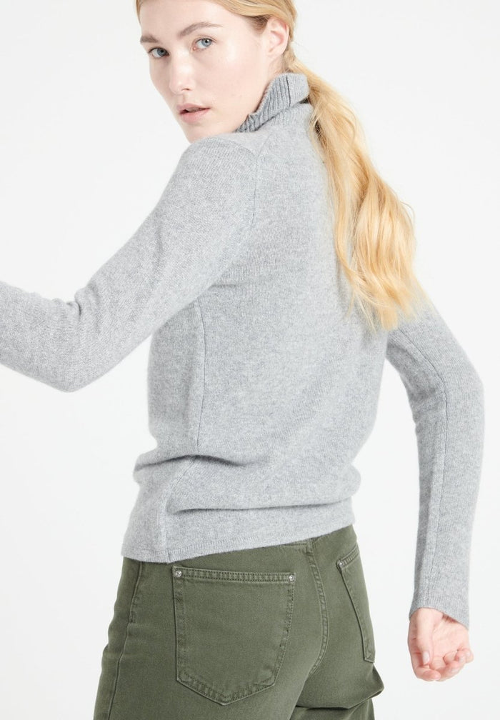 LILLY 19 Pull col roulé en cachemire 4 fils gris clair