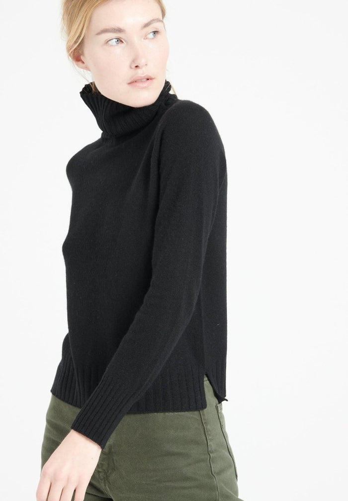 LILLY 22 Pull col roulé en cachemire à manches raglan noir