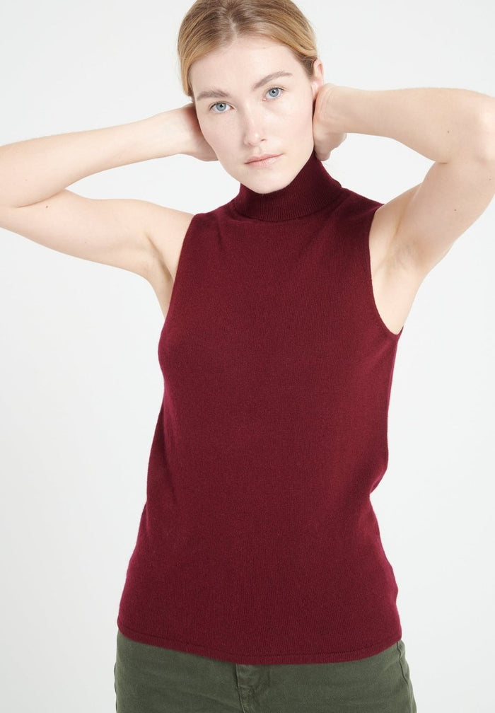 LILLY 13 Pull col roulé sans manches en cachemire rouge bordeau