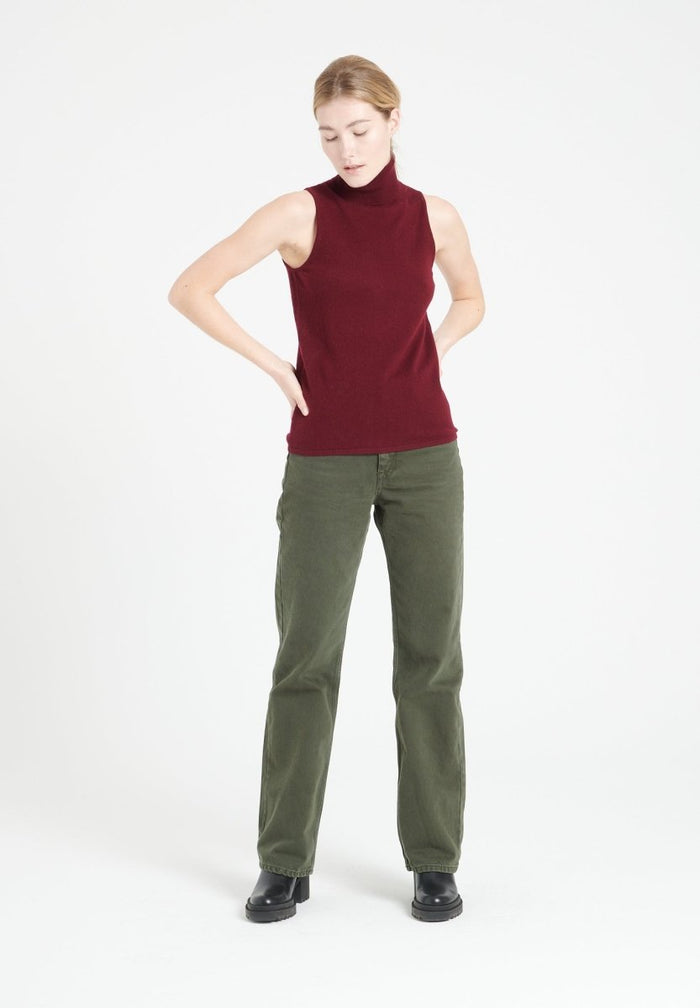 LILLY 13 Pull col roulé sans manches en cachemire rouge bordeau