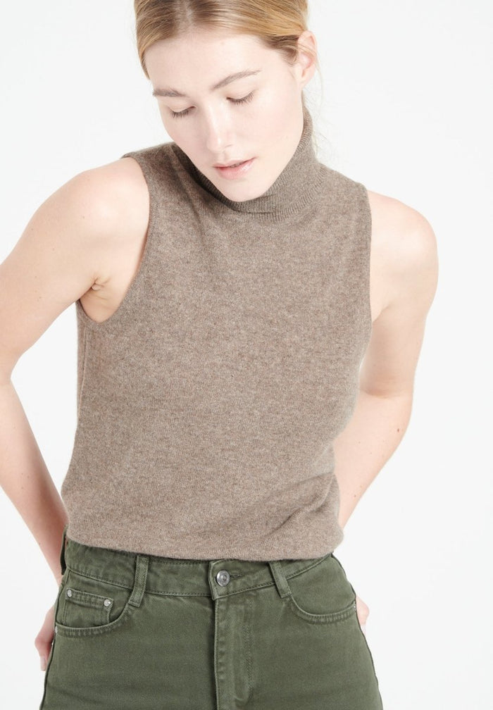LILLY 13 Pull col roulé sans manches en cachemire taupe