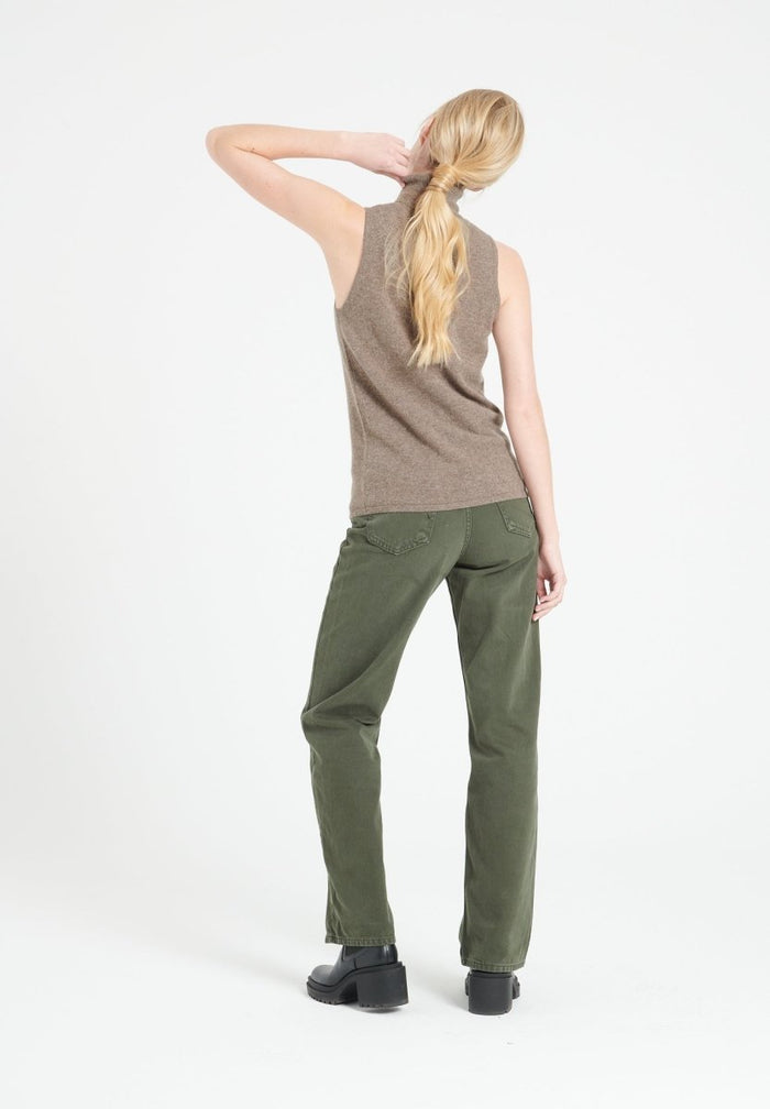 LILLY 13 Pull col roulé sans manches en cachemire taupe