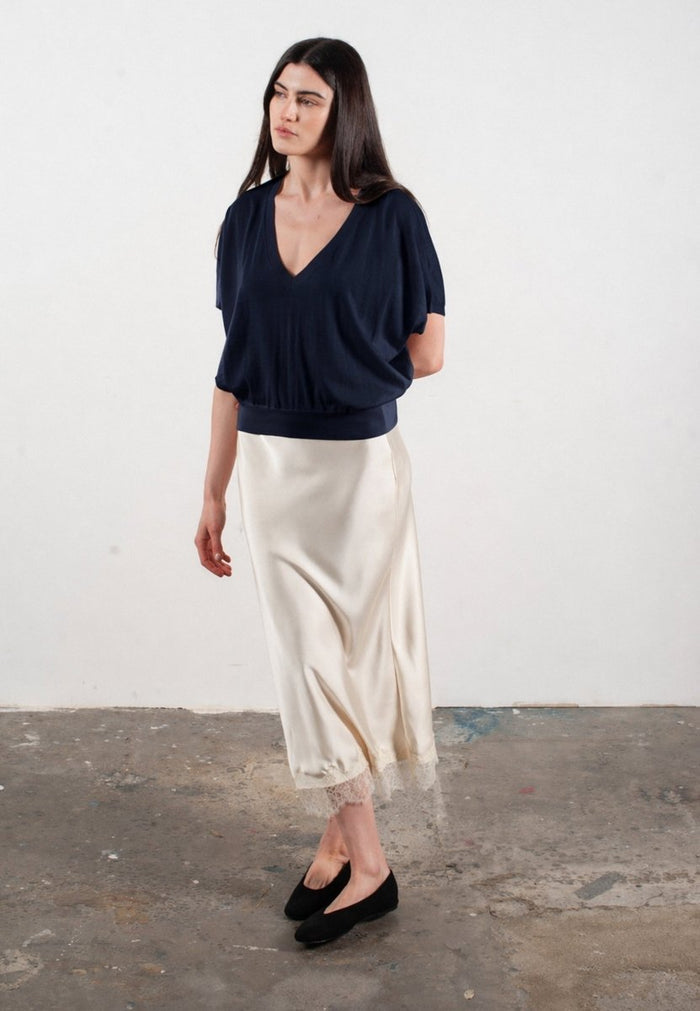 Pull col V à manches chauve souris femme en cachemire & laine ultrafin bleu marine - KELLY 6