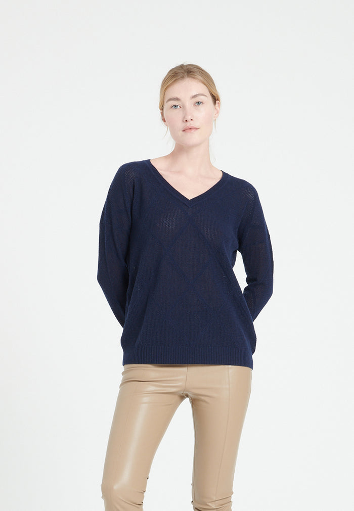 Pull col V femme en cachemire ajouré bleu marine - LILLY 31