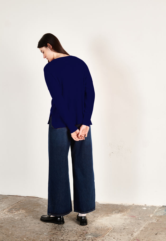 Pull col V femme en cachemire bleu marine - HANA 1