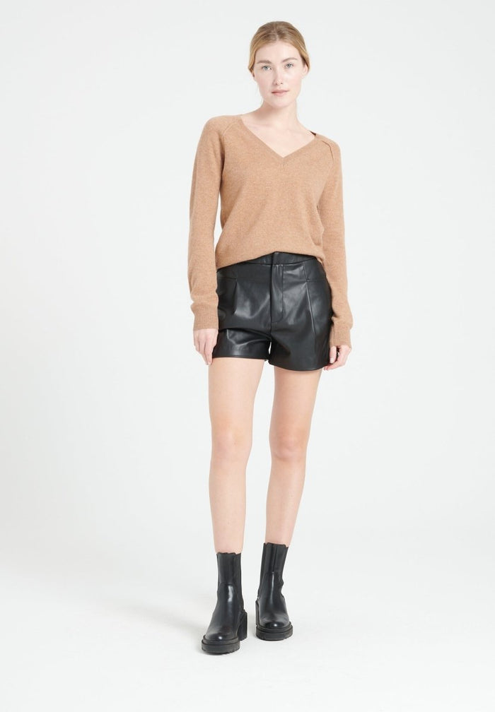 LILLY 6 Pull col V en cachemire ample camel