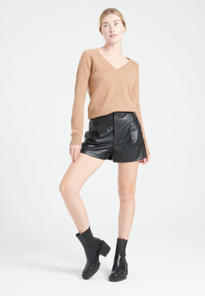 LILLY 6 Pull col V en cachemire ample camel