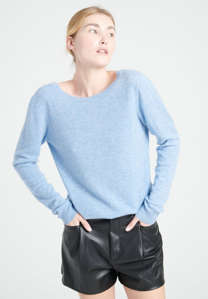 MIA 7 Pull décolleté en V dans le dos en cachemire bleu ciel