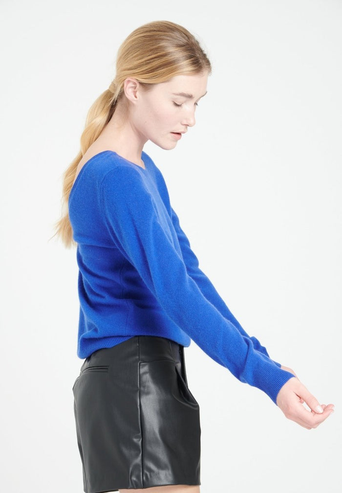MIA 7 Pull décolleté en V dans le dos en cachemire bleu royal