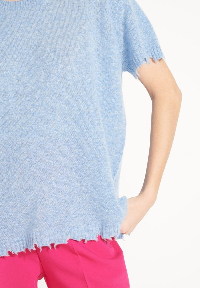 AVA 6 T shirt en cachemire déjaugé col rond manches courtes avec finitions ciselées bleu ciel