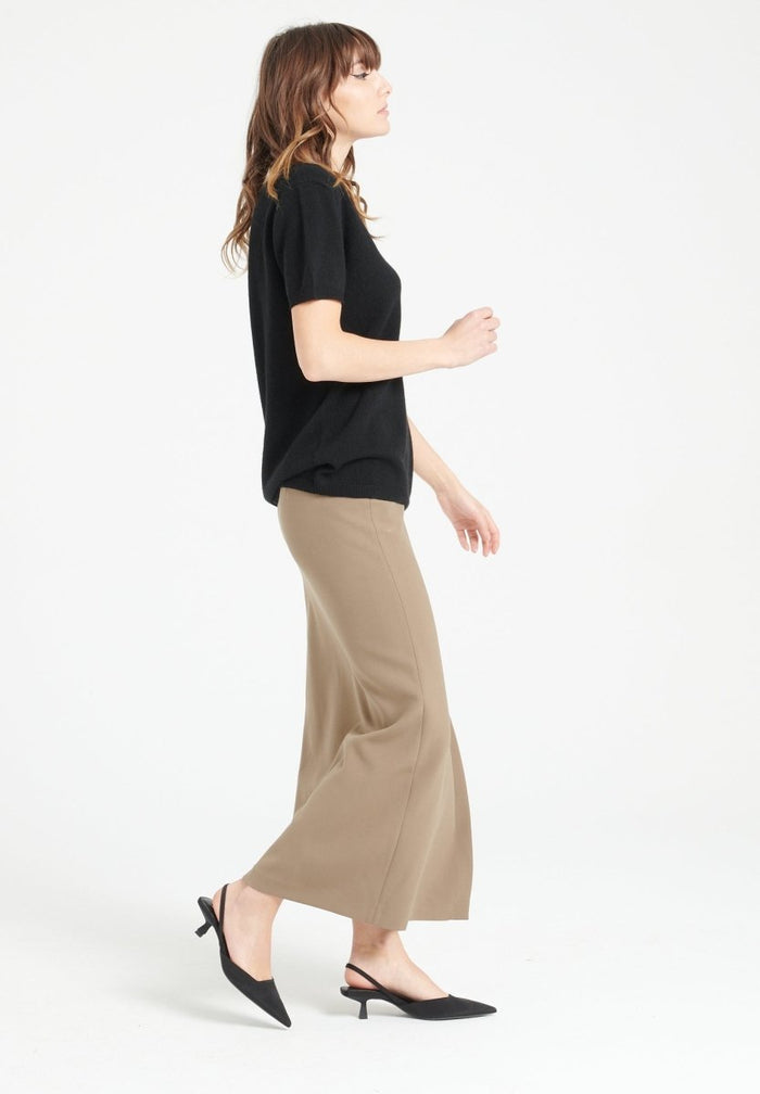 LILLY 14 T-shirt col V en cachemire manches courtes noir