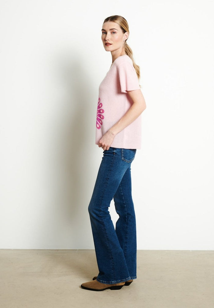 RIA 5 T-shirt col V en cachemire imprimé paon rose baby